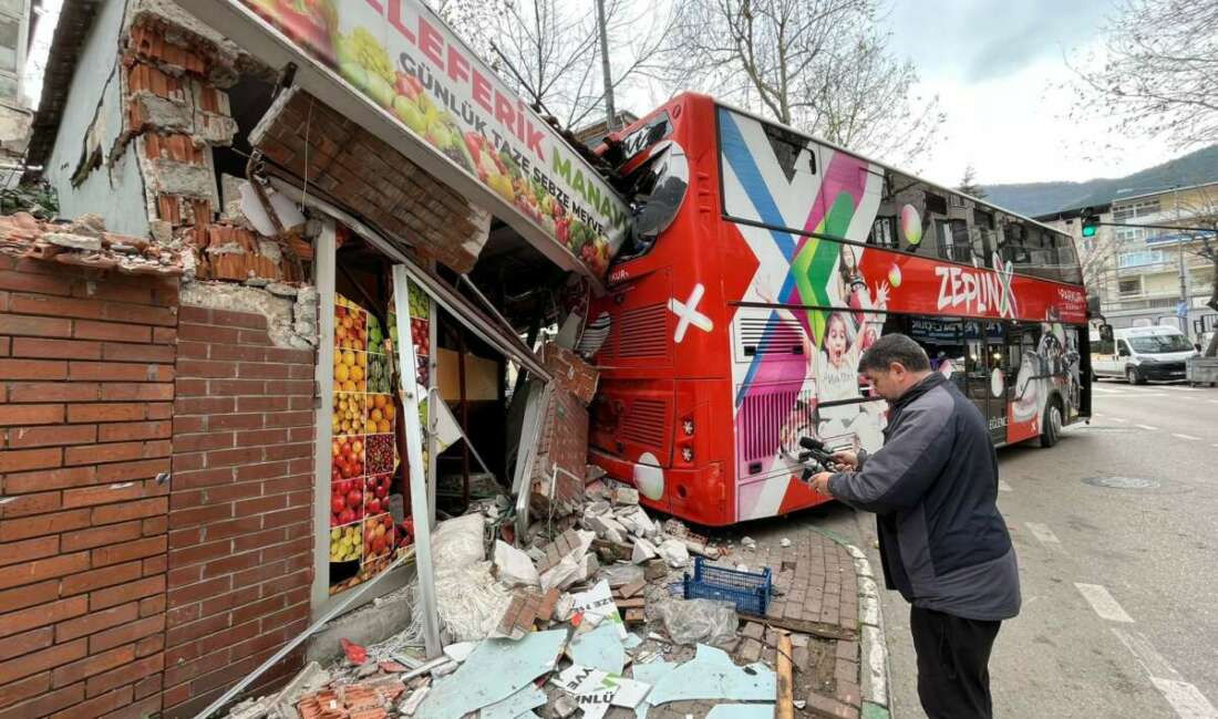 İmdat freni boşalan öğrenci otobüsü manava daldı… Bursa'da bir liseden öğrenci