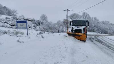 İnegöl Belediyesi, kar yağışının şiddetini