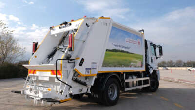 İnegöl’e yapay zeka destekli 4 yeni çöp aracı