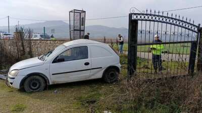 Kaza sonrası bayılan sürücü donmak üzereyken bulundu