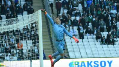 Bursaspor’un 18 yaşındaki kalecisi Kerem