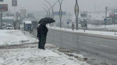 Kış Doğu’da etkisini gösterdi: 62 yerleşimin yolu kapandı