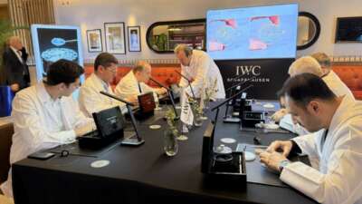 Mekanik saat meraklısı değişik meslek