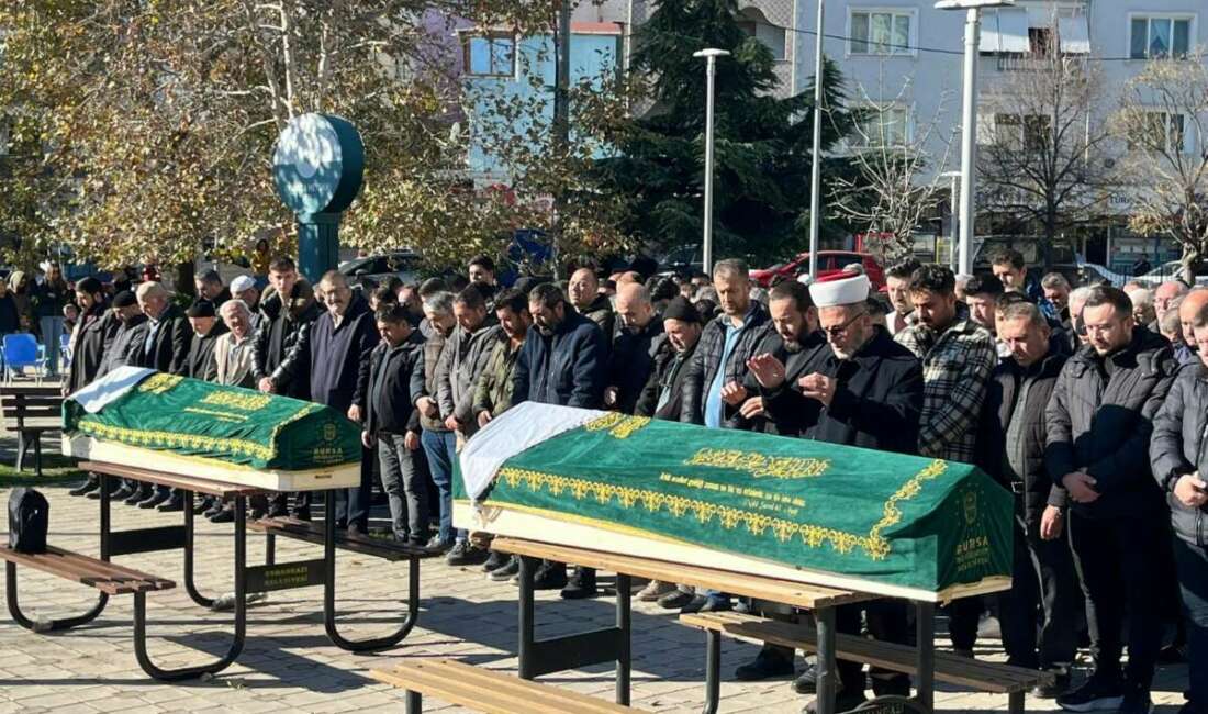 Öldürüp intihar etmişti, kızıyla yanyana toprağa verildi Bursa kızını öldürdükten sonra intihar