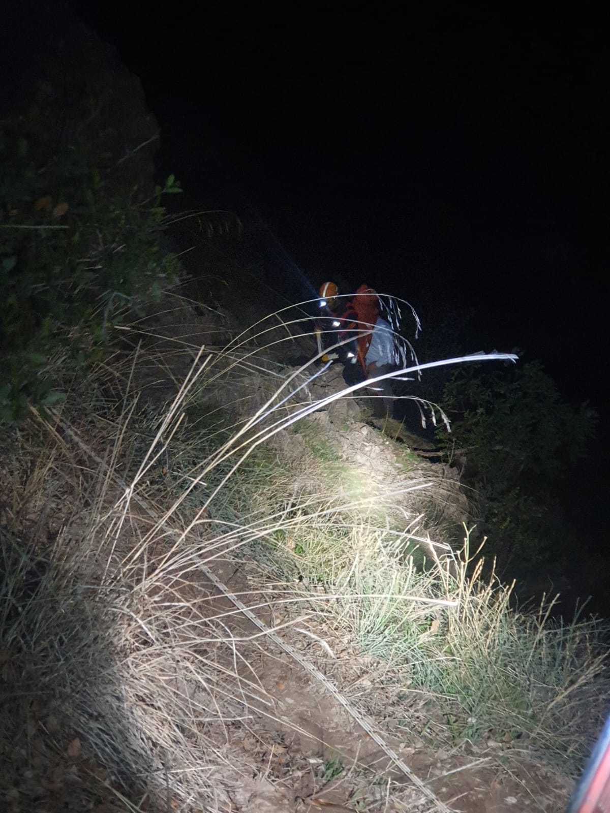 Ormanlık alanda mahsur kalan bir kişi kurtarıldı