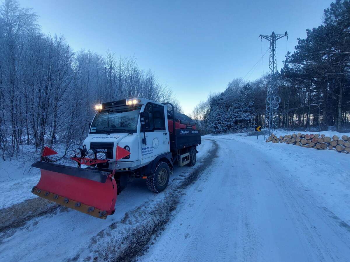Osmangazi’de kar sonrası buzlanmaya karşı seferberlik