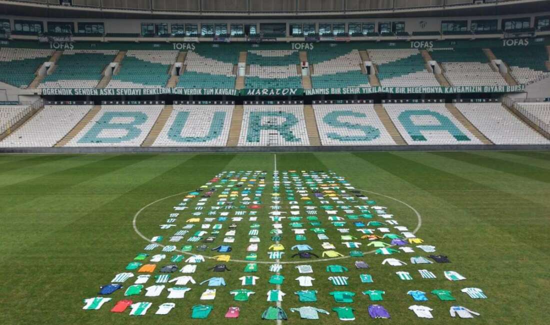 Timsah Arena’da 300 koleksiyonluk formayla dev koreografi Bursa Atatürk Spor Kompleksi Matlı