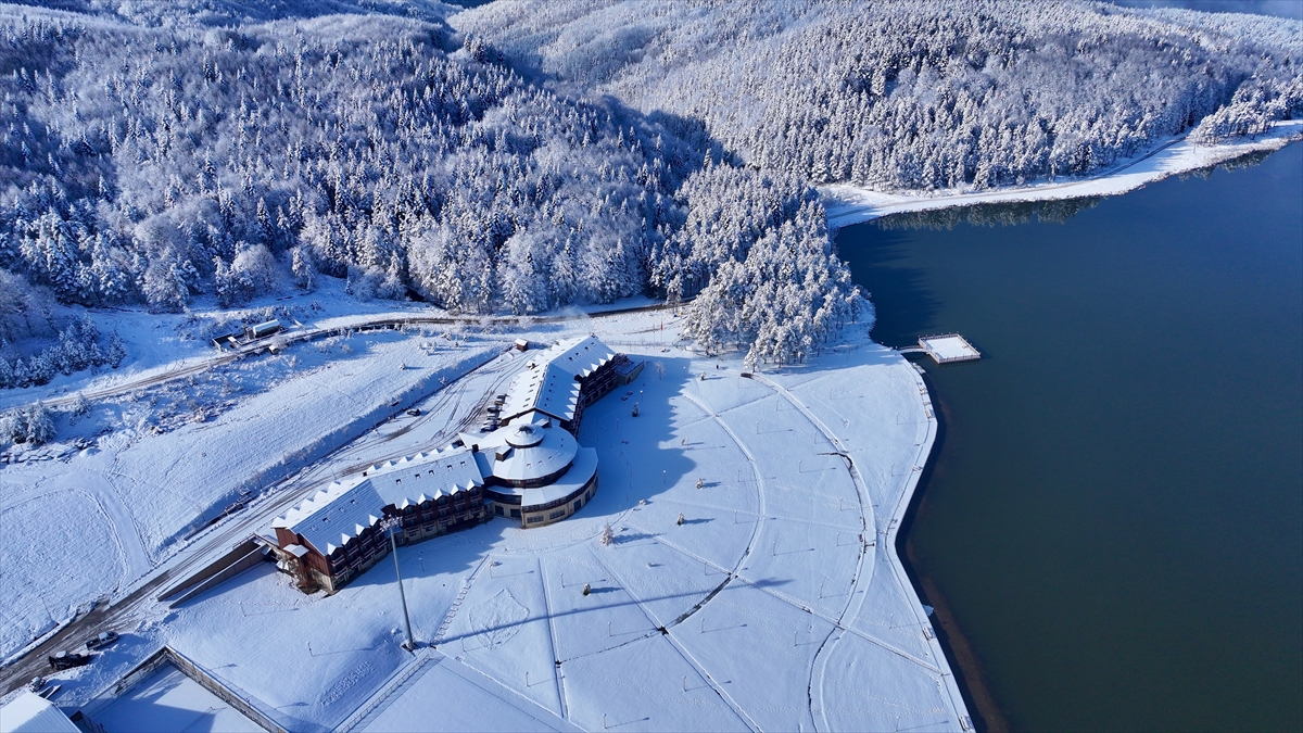 Topuk Yaylası beyaza büründü Topuk Yaylası beyaza büründü