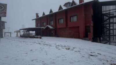 Uludağ beyaza büründü, oteller yılbaşı hazırlığında