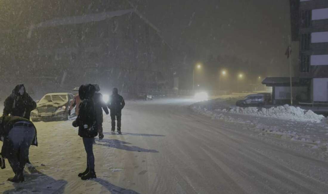Uludağ’da yoğun kar: Ekipler yollar için seferber Kış turizminin gözde merkezlerinden