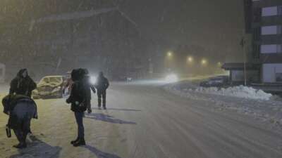 Uludağ’da yoğun kar: Ekipler yollar için seferber