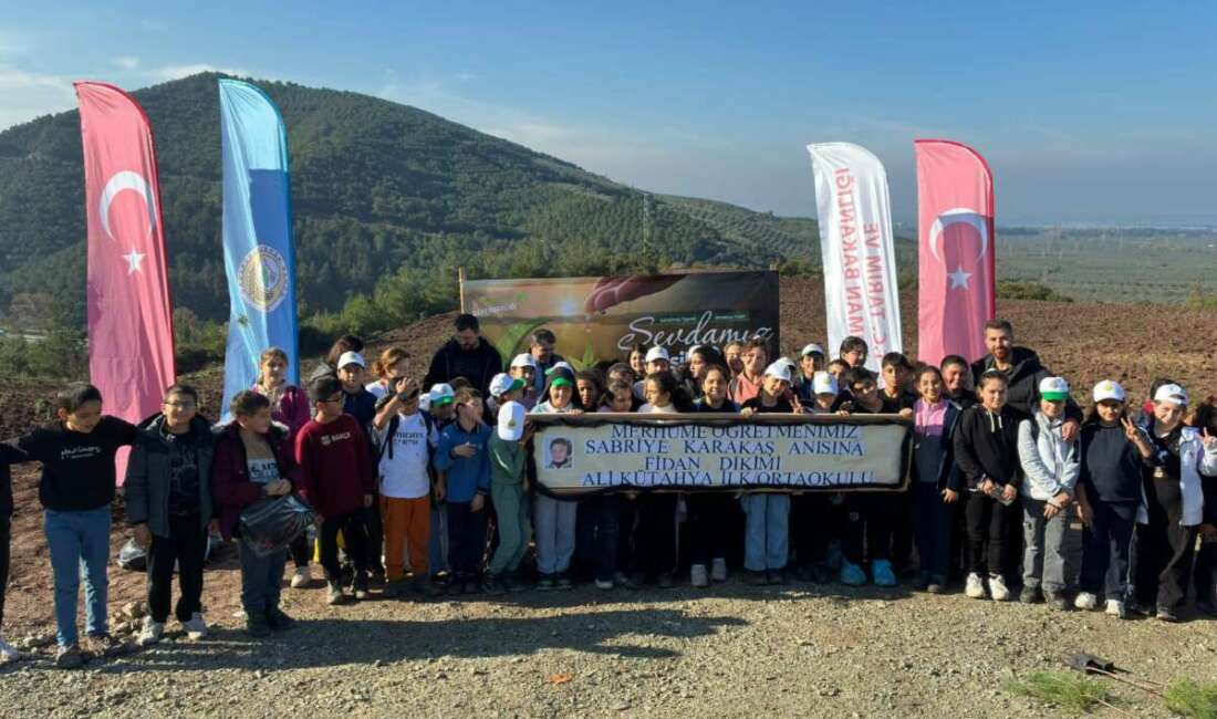 Vefat eden öğretmenleri için fidan diktiler Ali Kütahya İlköğretim ve