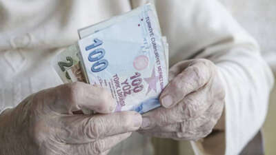 Yaşlı ve engelli aylıkları hesaplara yatıyor