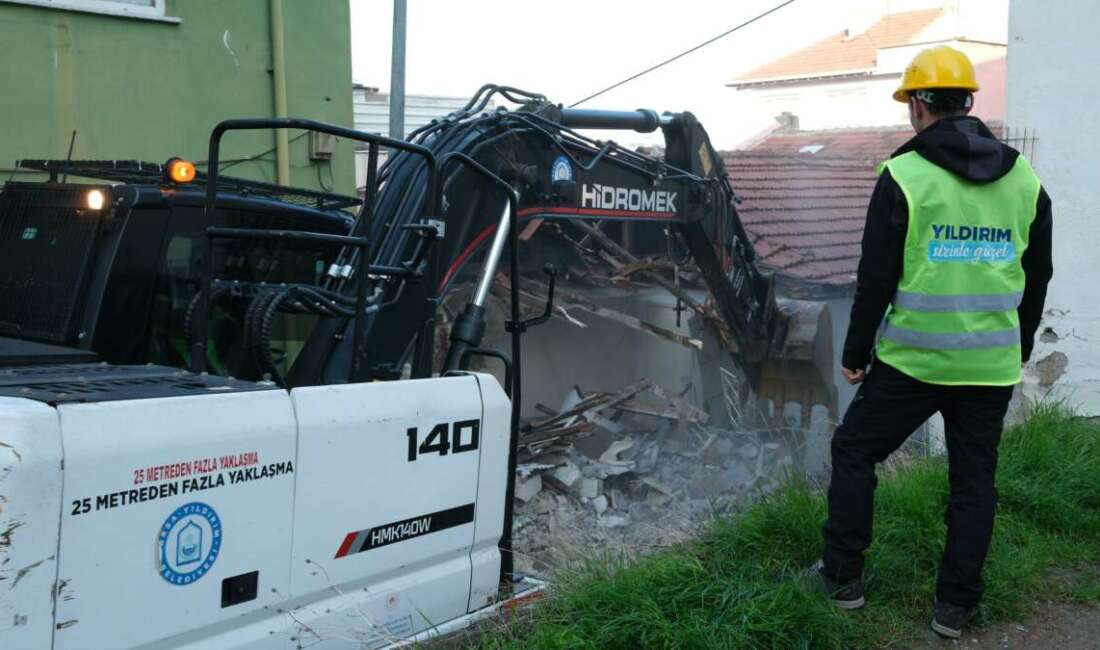 Bursa’da metruk binalar temizleniyor: 24 yapı yıkıldı Yıldırım Belediyesi, halkın güvenliği