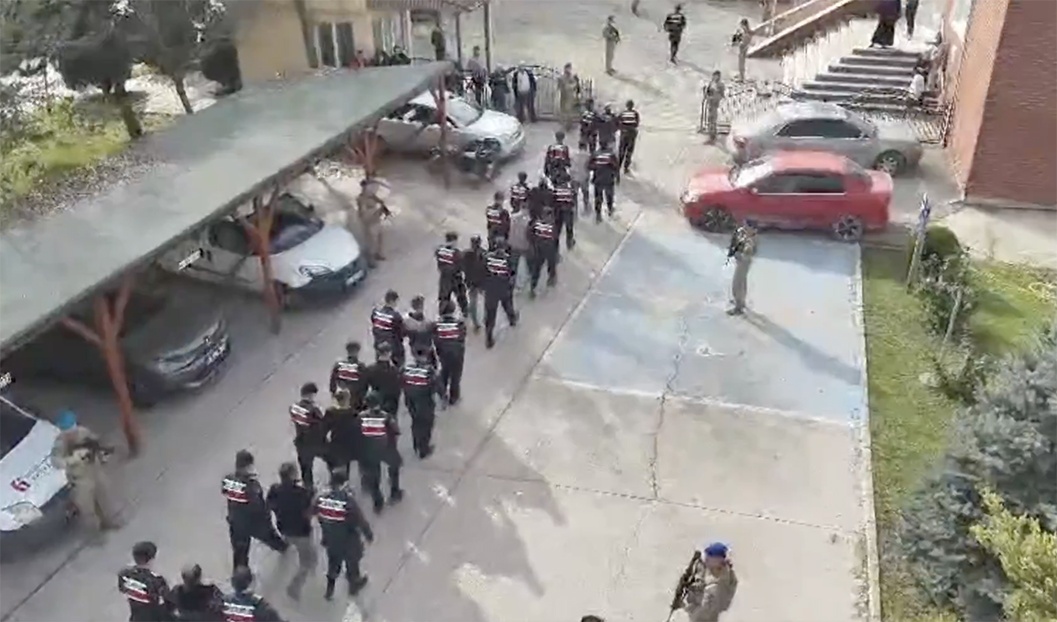 7 ilde suç örgütü operasyonu: 67 gözaltı Jandarma 7 ilde düzenlediği