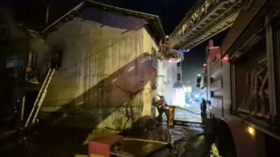 Bursa’da etkili olan şiddetli rüzgâr