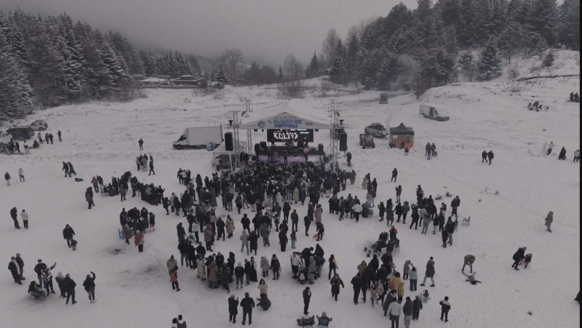Bursa’da Kış Festivali’ne yoğun katılım trafiği felç etti