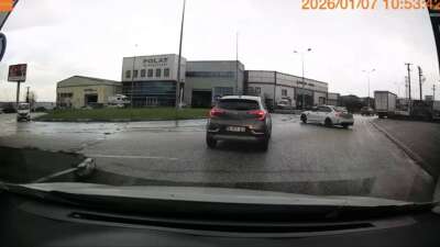 Bursa'nın Nilüfer ilçesinde cadde ortasında