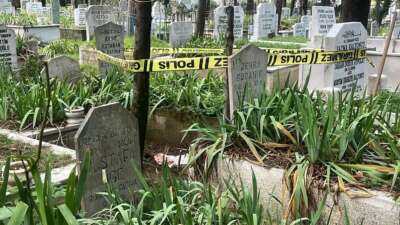 Bursa'da bir bebeğin cenazesinin mezarlığa