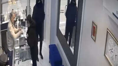 Bursa'da kuyumcuya soygun için gelen