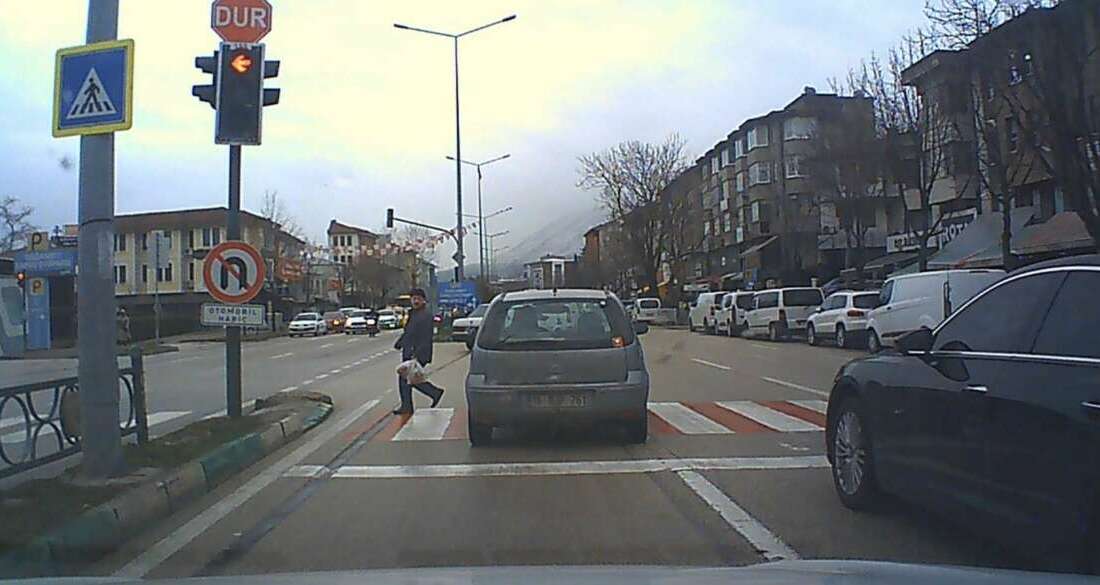  Bursa'da trafik ışıklarında yapılan