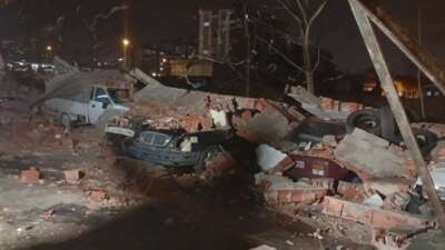 Bursa’da şiddetli lodosun etkisiyle çöken