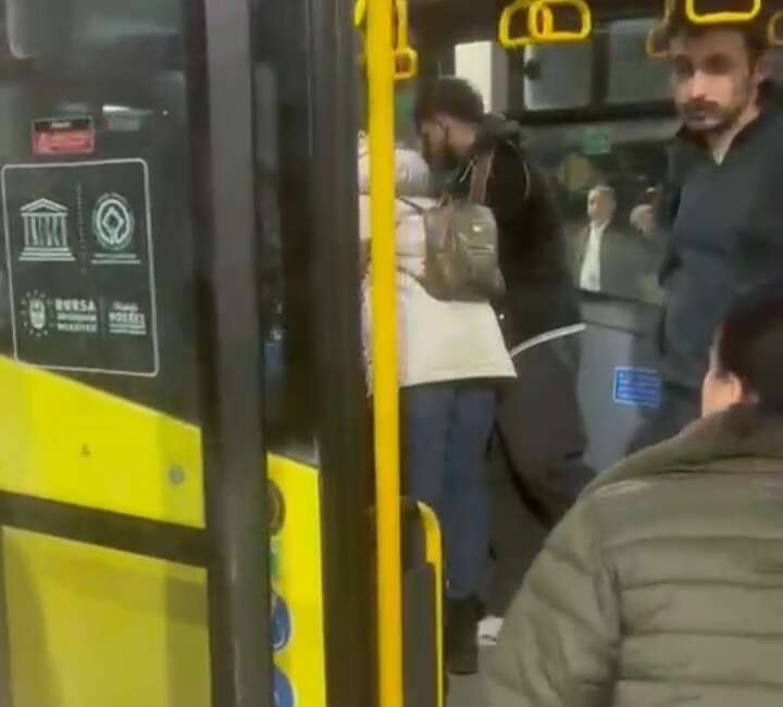 Bursa’da belediye minibüsünde kalp