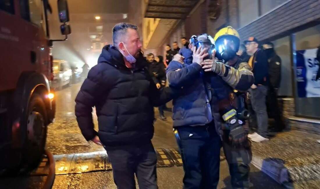 Bursa’da otel yangını… Mahsur kalanlar var Bursa’nın Nilüfer ilçesinde bulunan