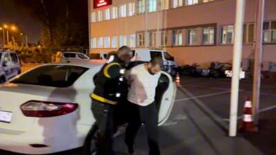 Bursa’da sokak ortasında tabancayla vurulan