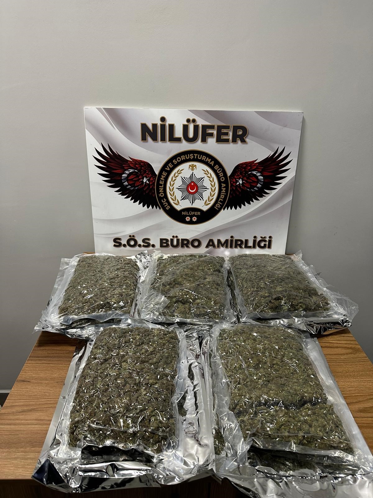 Bursa’da uyuşturucu operasyonu: 3 kilo 562 gram esrar ele geçirildi