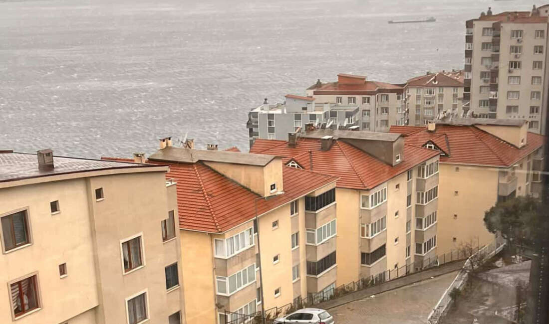 Bursa'nın Gemlik ilçesinde fırtına
