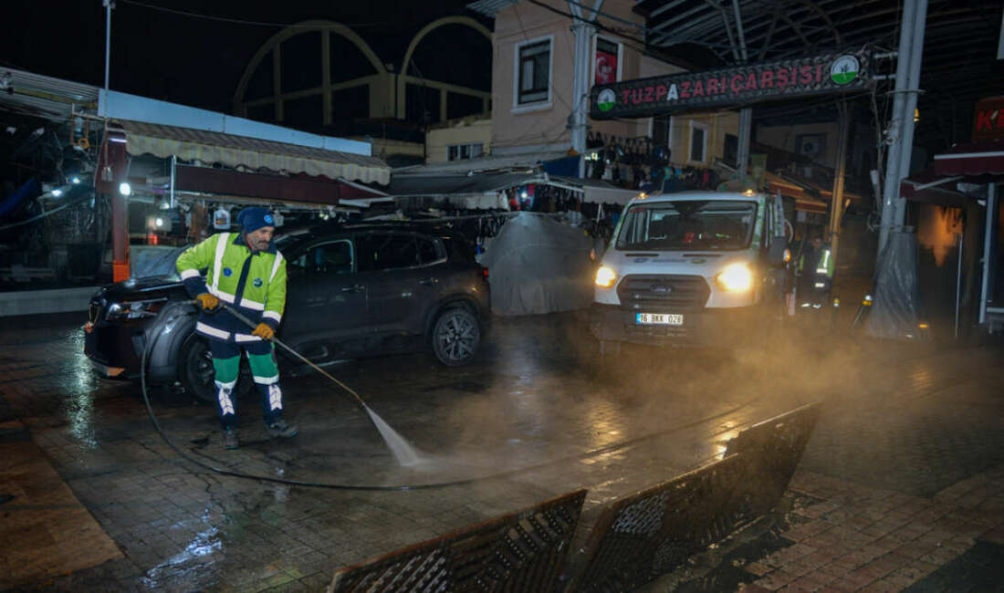 Bursa’nın kalbinde gece mesaisi Bursa Büyükşehir Belediyesi, kentin