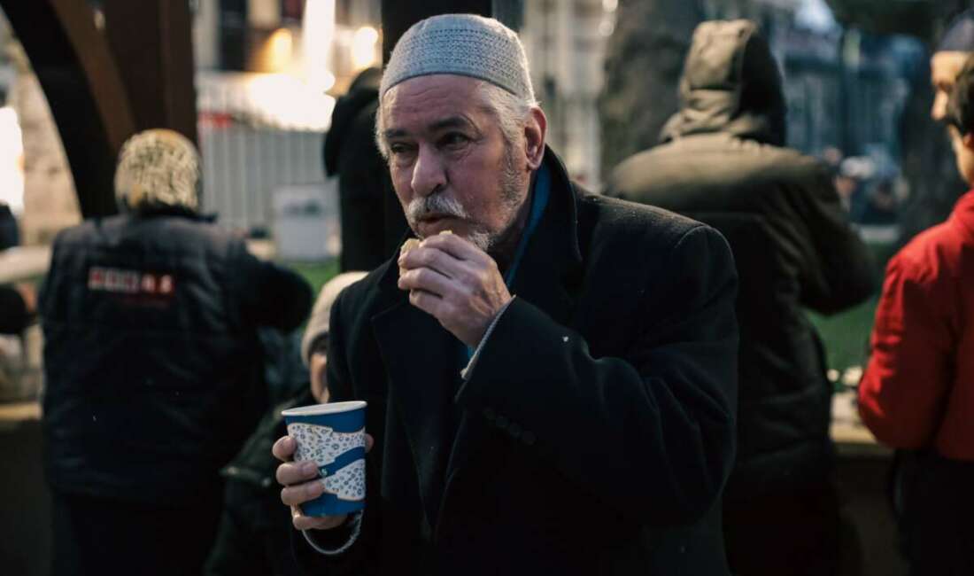 Bursa Büyükşehir’den vatandaşa sıcak çorba ikramı Bursa Büyükşehir Belediyesi, üç