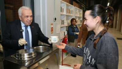 Finallere hazırlanan üniversite öğrencileriyle Koza