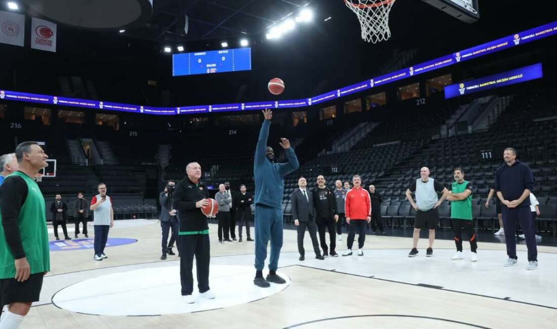 Cumhurbaşkanı Erdoğan, Shaquille O’Neal ile basketbol oynadı Cumhurbaşkanı Recep Tayyip Erdoğan,