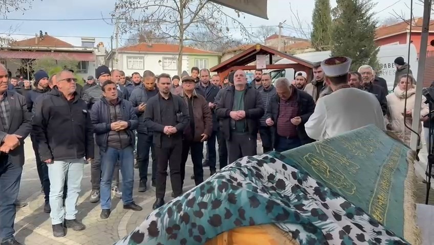 Anneden en acı veda: Elif Kumal son yolculuğuna uğurlandı