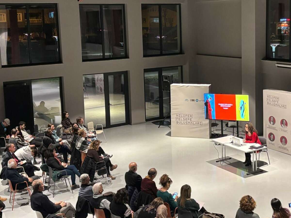 Nilüfer’de distopyada kadın kimliği tartışıldı