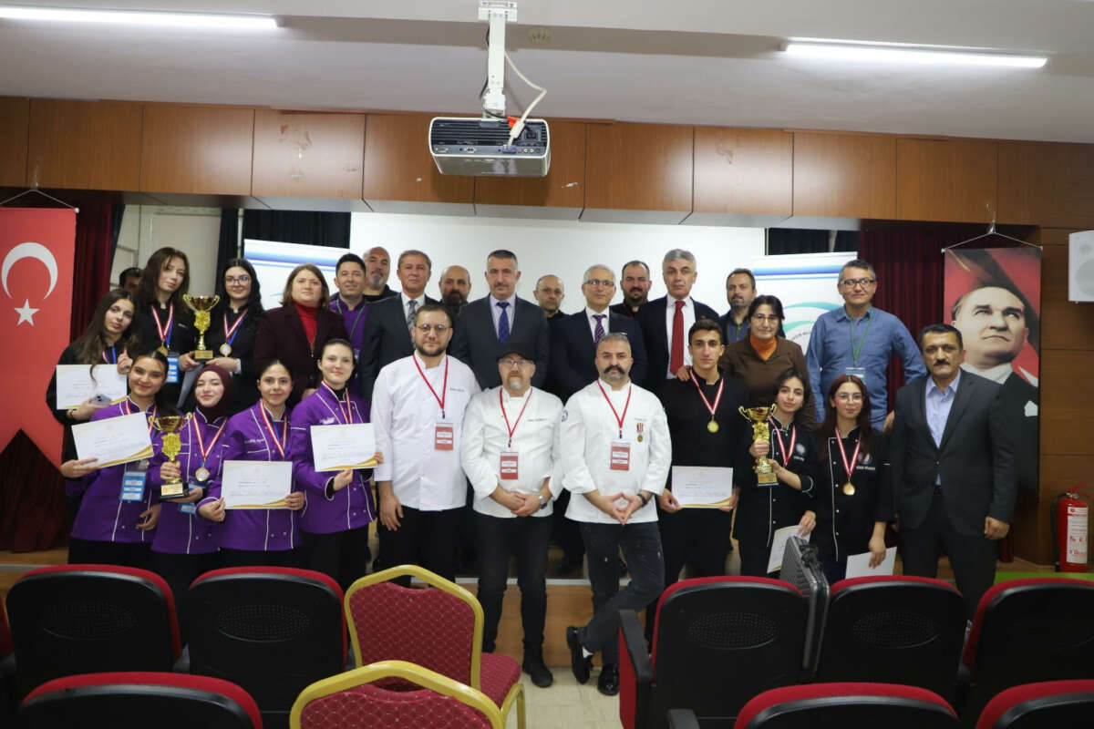 Geleceğin Şefleri Bursa’da “Anne Reçeteleri” ile yarıştı
