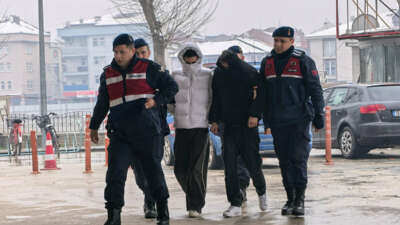 Bursa'nın İnegöl ilçesinde çaldıkları kablolarla