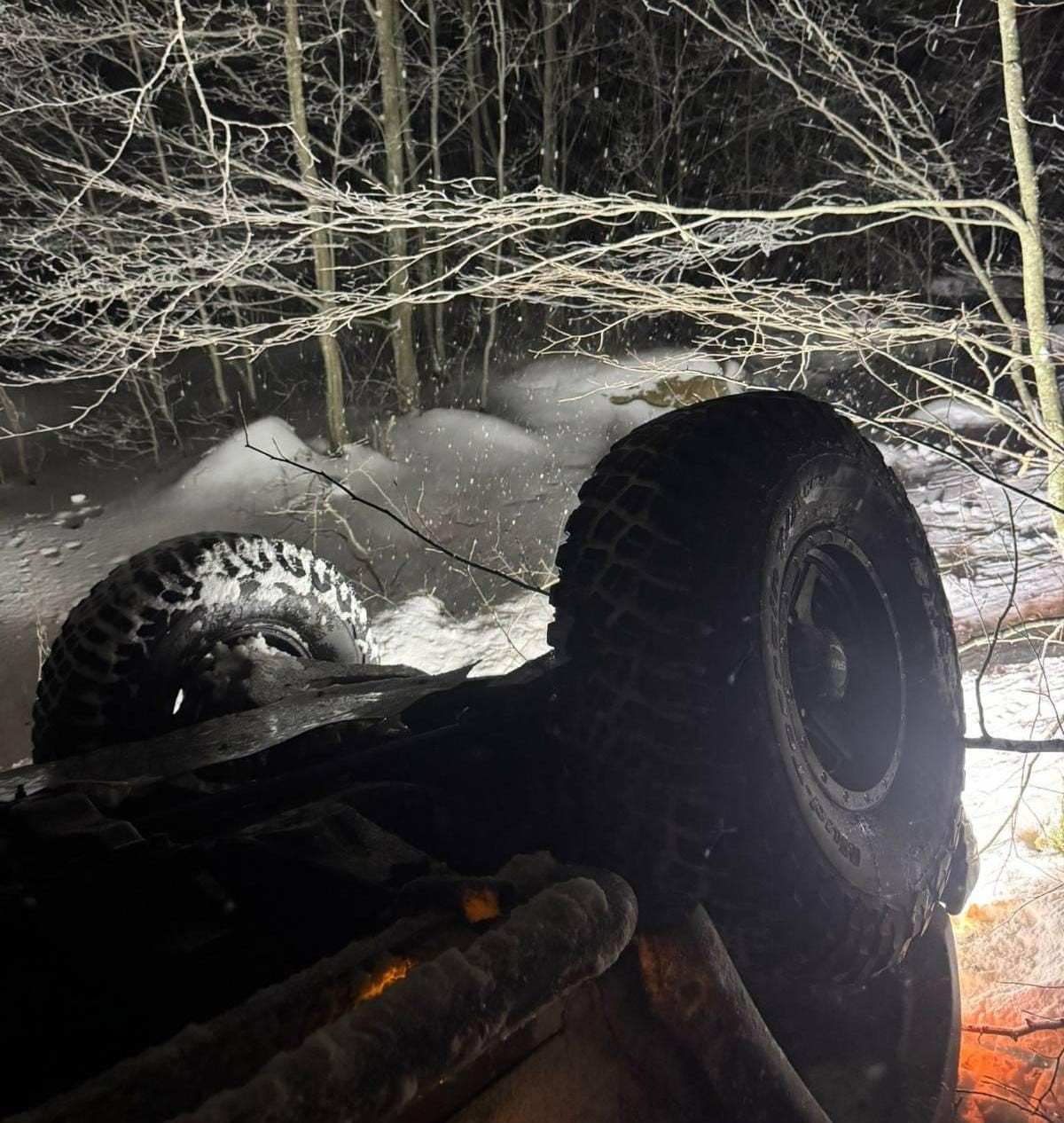 İnegöl’de kar kazası: Cip uçuruma yuvarlandı, 5 yaralı