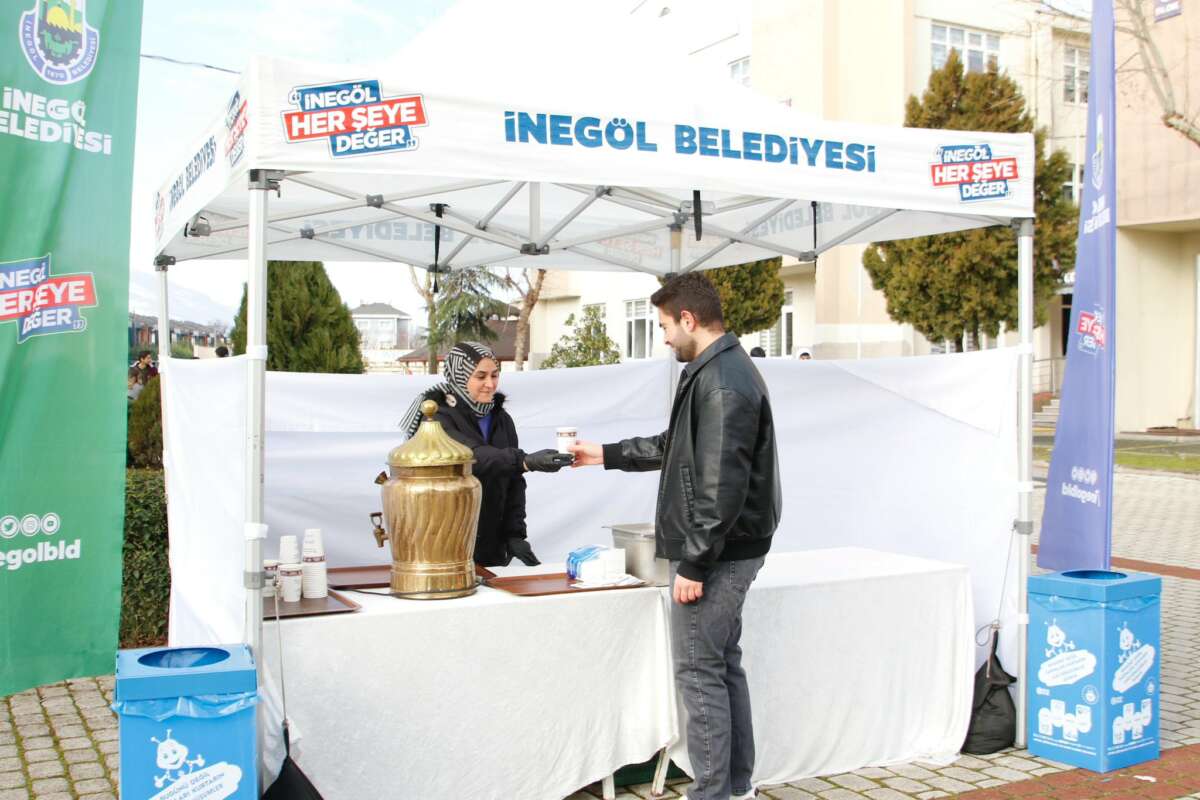 İnegöl Belediyesi’nden öğrencilere ücretsiz çorba ikramı