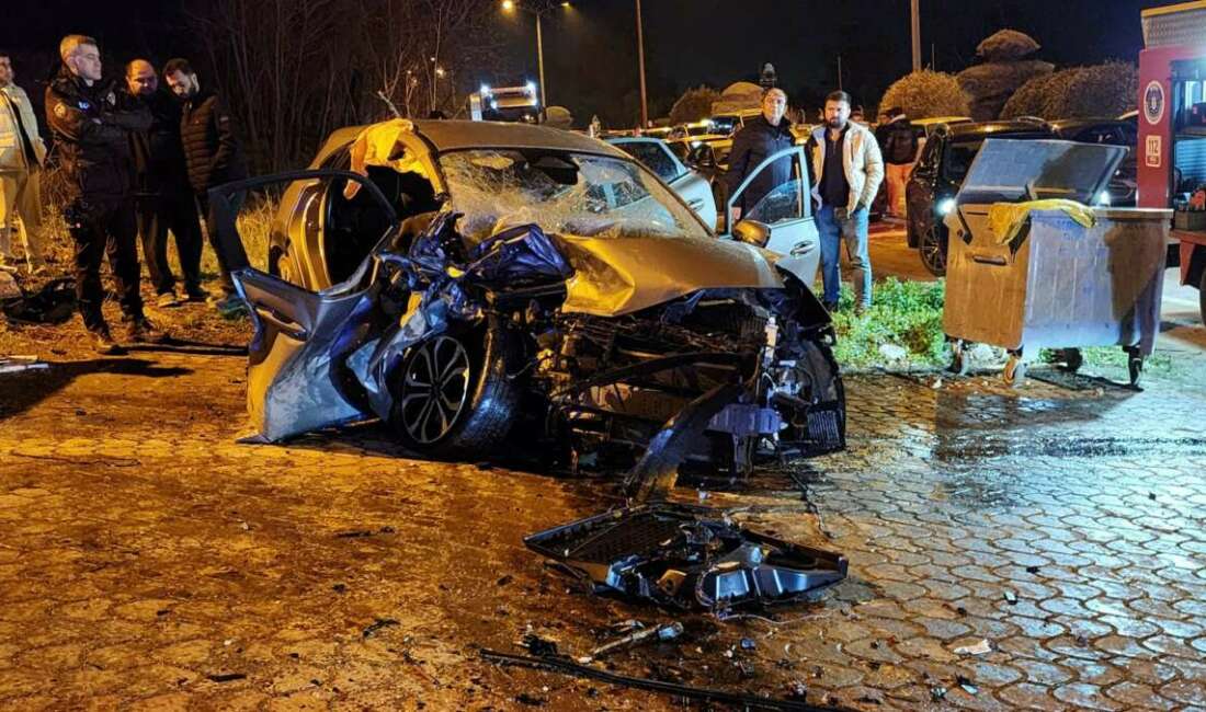 Bursa Mustafakemalpaşa'da iki otomobilin kafa