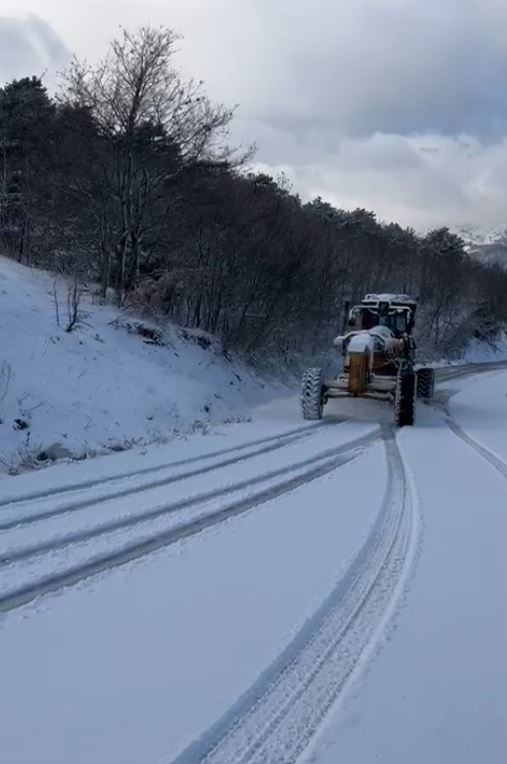 Karla kaplı yollar Bursa Büyükşehir’le açılıyor