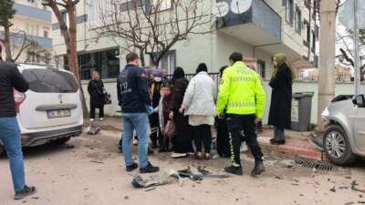 Bursa'nın İnegöl ilçesinde 2 otomobilin