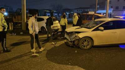 Bursa'nın İnegöl ilçesinde otomobille çarpışan