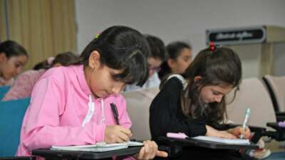 Osmangazi Belediyesi’nin çocukların yazma becerilerini