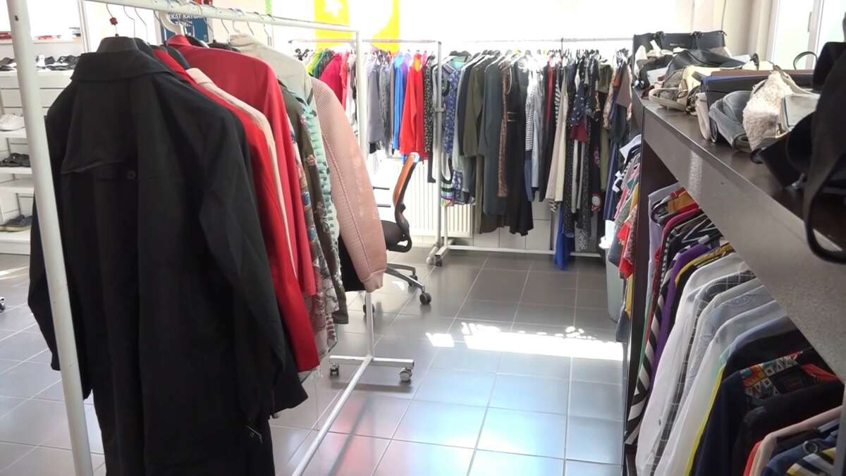 Nilüfer’de ‘Giymiyorsan Giydir’ dayanışması büyüyor