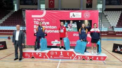 Osmangazi Belediyespor Badminton Takımı sporcuları,