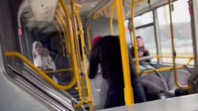 Bursa'da belediye otobüsünde iki kişi