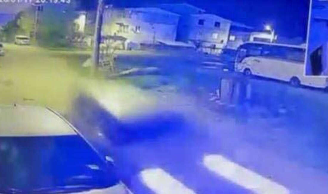 Park halindeki otomobile çarpıp kaçtı Bursa'nın Osmangazi ilçesinde bir